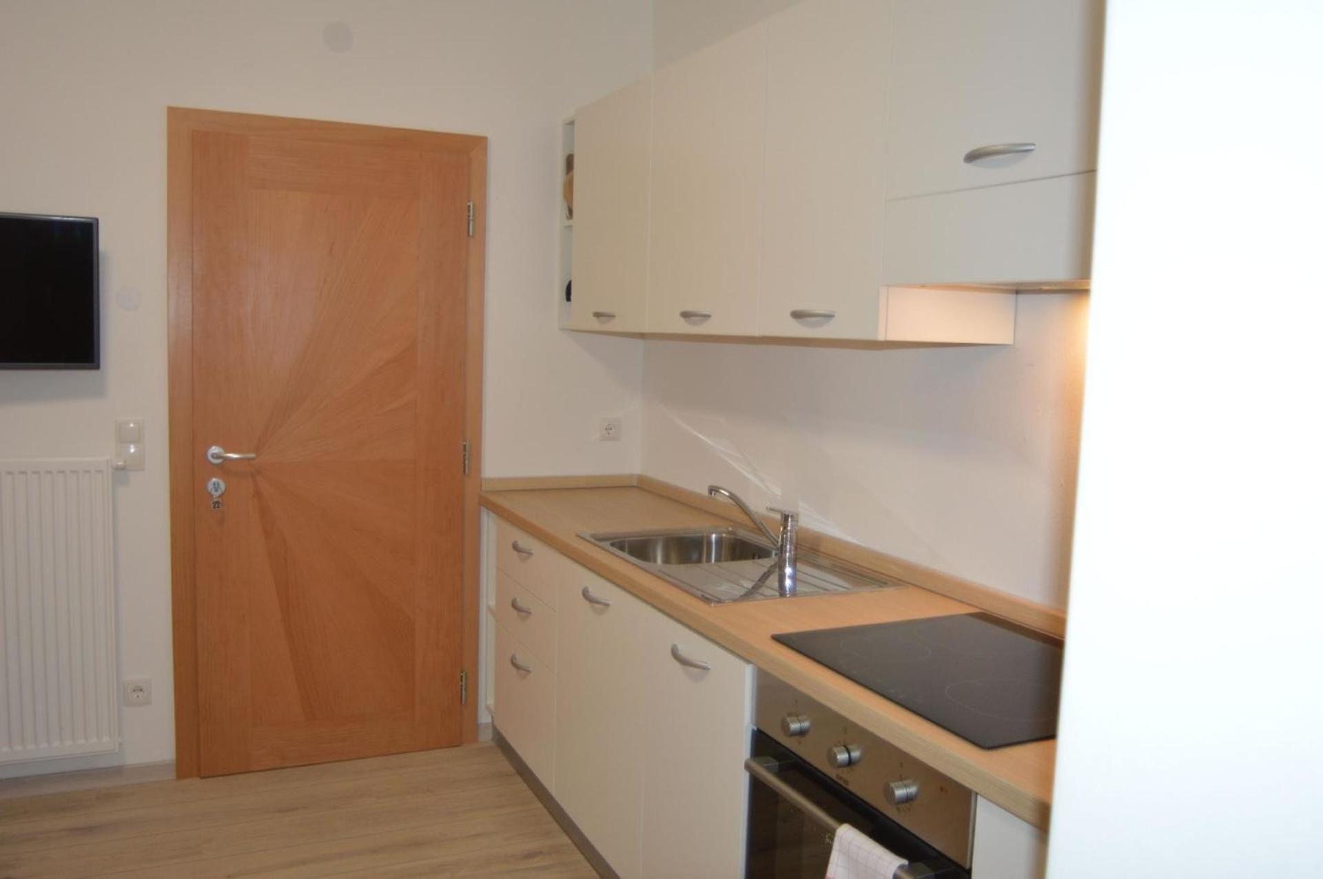 Moderne Mit Balkon Und Pool Appartamento Merano