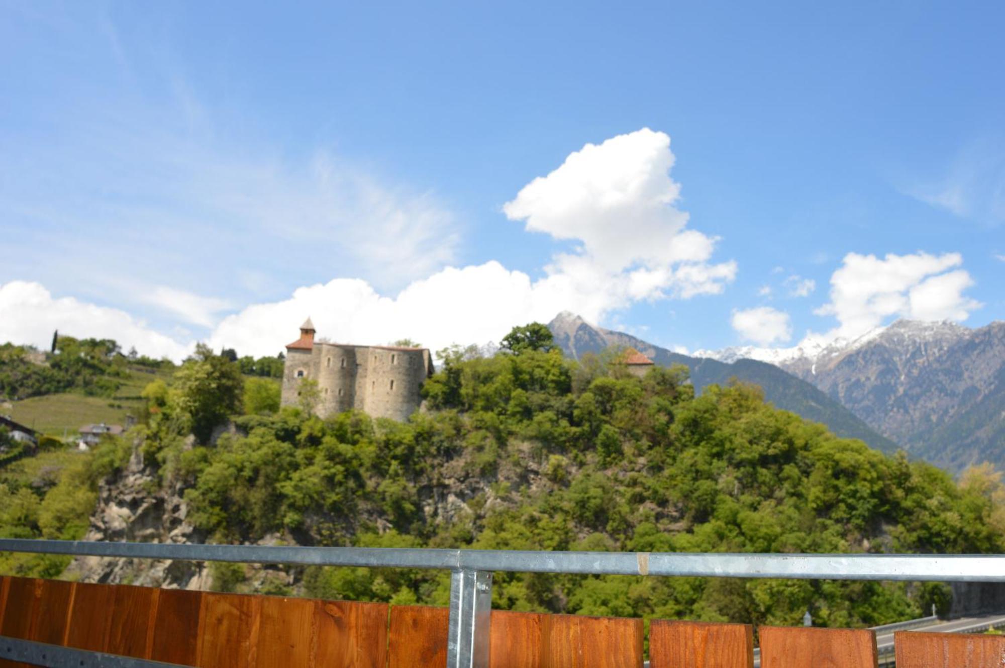 Appartamento Moderne Mit Balkon Und Pool